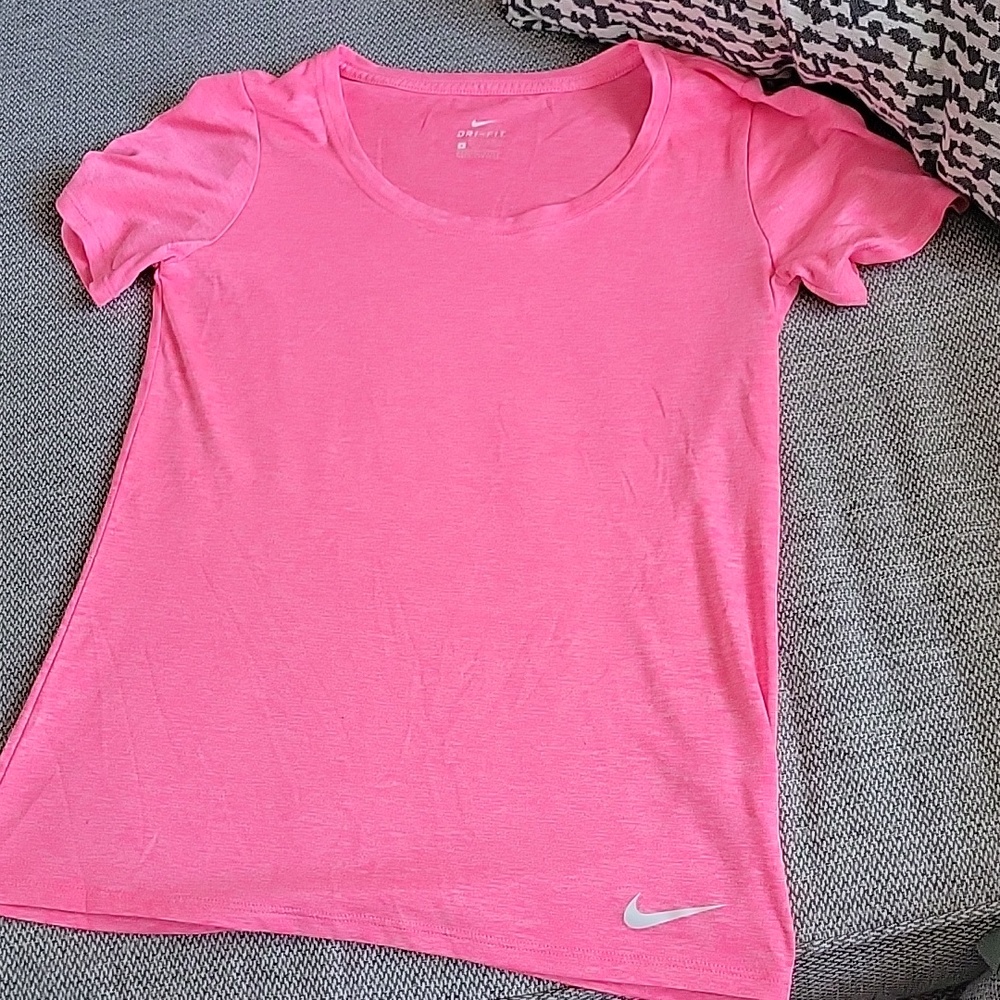 Nike short sleeve dri- fit t-shirt